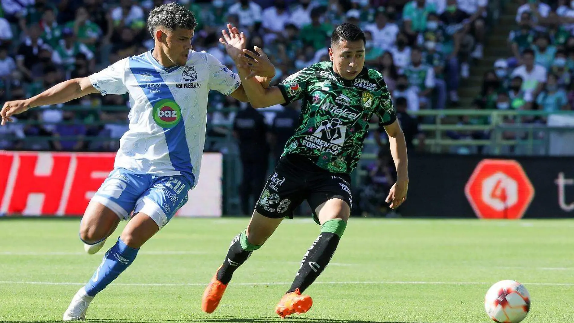 Resurge La Franja en León, doma a la fiera en el Nou Camp